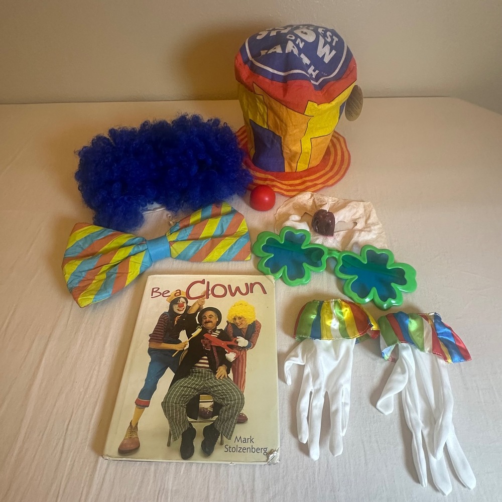 Ringling Bros Circus Clown Costume Set Hat Wig Bow Tie Glasses Book Vintage 2001